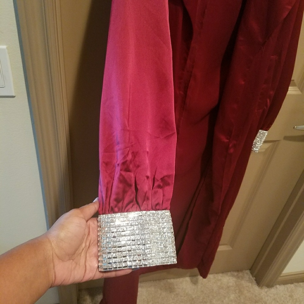 Satin Red Robe - Picture 5 of 6